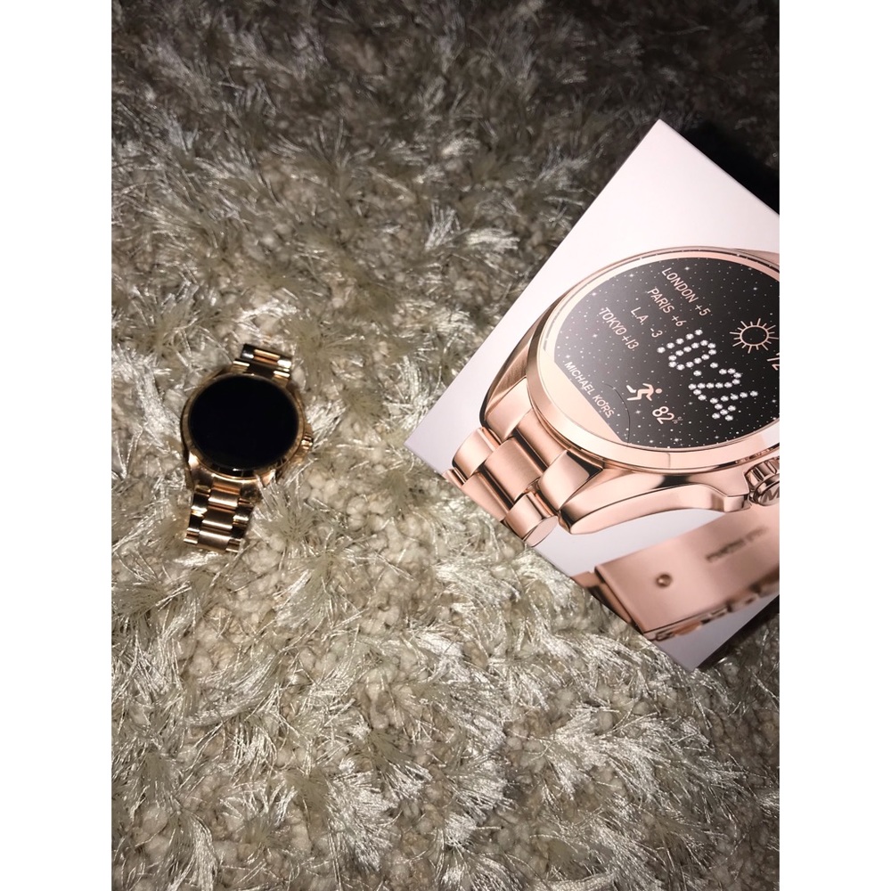 Michael Kors Access Smartwatch Rose Gold